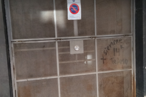 Autotallit myytävänä Badalona, Barcelona, Espanja , 25 m2 No. 186546 - kuva 3