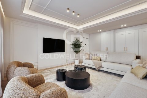Apartamento en venta en Madrid, España 5 dormitorios, 245 m2 No. 157784 - foto 2