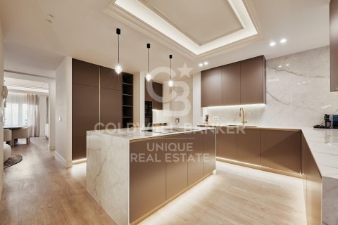 Apartamento en venta en Madrid, España 5 dormitorios, 245 m2 No. 157784 - foto 29