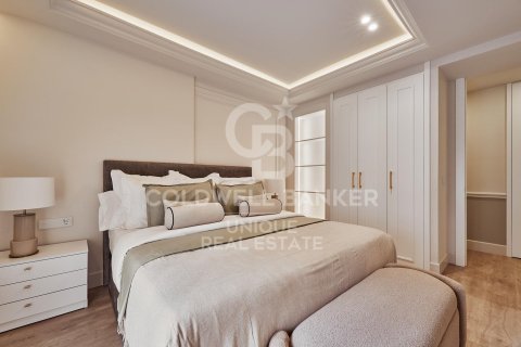 Apartamento en venta en Madrid, España 5 dormitorios, 245 m2 No. 157784 - foto 12