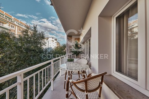 Apartamento en venta en Madrid, España 5 dormitorios, 245 m2 No. 157784 - foto 4