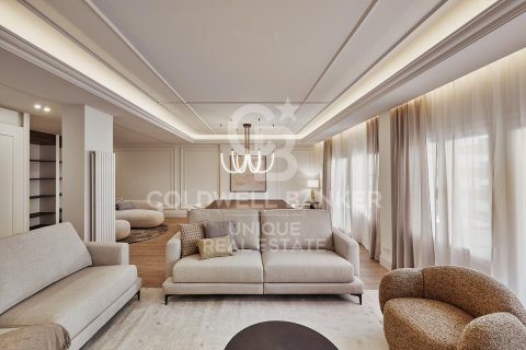 Apartamento en venta en Madrid, España 5 dormitorios, 245 m2 No. 157784 - foto 5