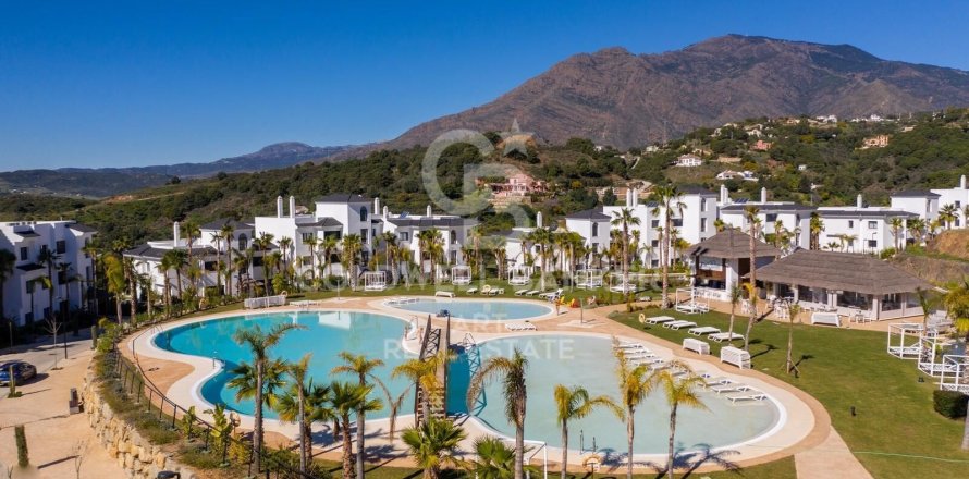 Apartment à Estepona, Malaga, Espagne 3 chambres, 190 m2 No. 157783