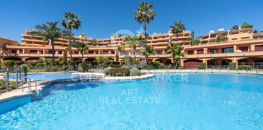 Квартира в Эстепона, Малага, Испания 3 спальни, 195м2 №157781