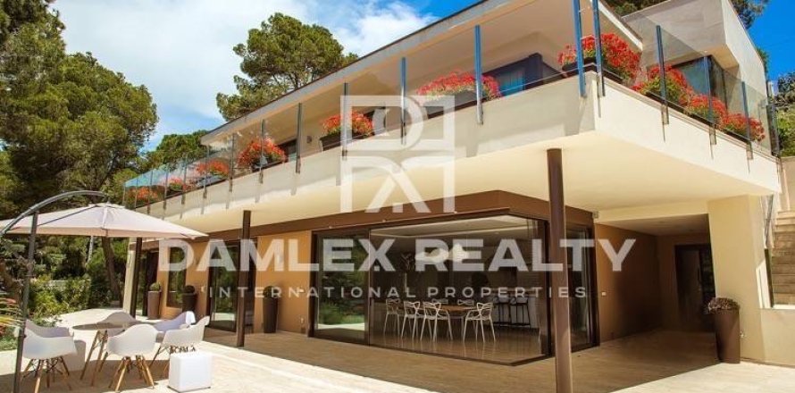Villa a Tossa de Mar, Girona, Spagna 6 camere da letto, 476 mq. N° 176736