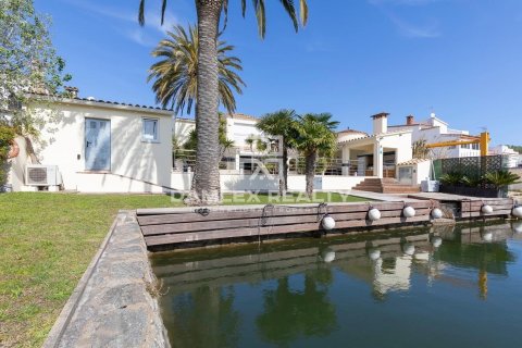 Villa in vendita a Empuriabrava, Girona, Spagna 4 camere da letto, 282 mq. N° 176740 - foto 23