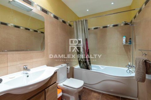 Talo myytävänä Lloret de Mar, Girona, Espanja, 4 makuuhuonetta, 487 m2 No. 176739 - kuva 17
