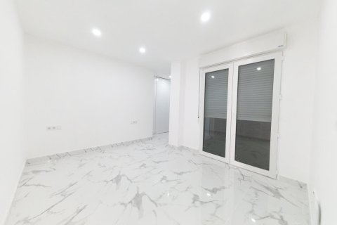 Apartment for sale Torrevieja, Alicante, Spain 3 bedrooms, 110 sq.m. No. 137896 - photo 2
