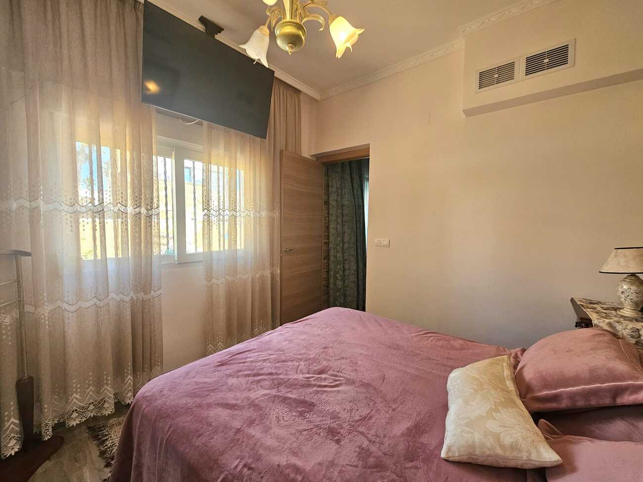Villa a Torrevieja, Alicante, Spagna 3 camere da letto, 74 mq. N° 137893
