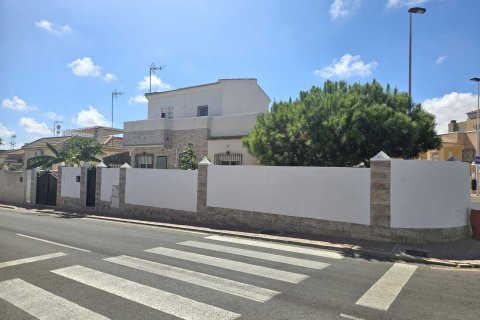 Villa for sale Torrevieja, Alicante, Spain 3 bedrooms, 74 sq.m. No. 137893 - photo 8