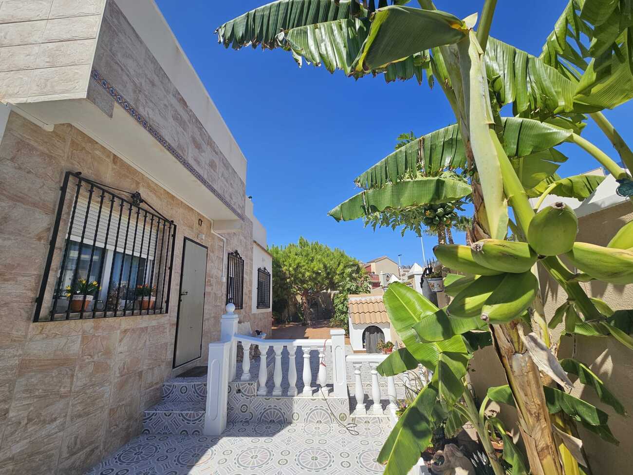 Villa a Torrevieja, Alicante, Spagna 3 camere da letto, 74 mq. N° 137893