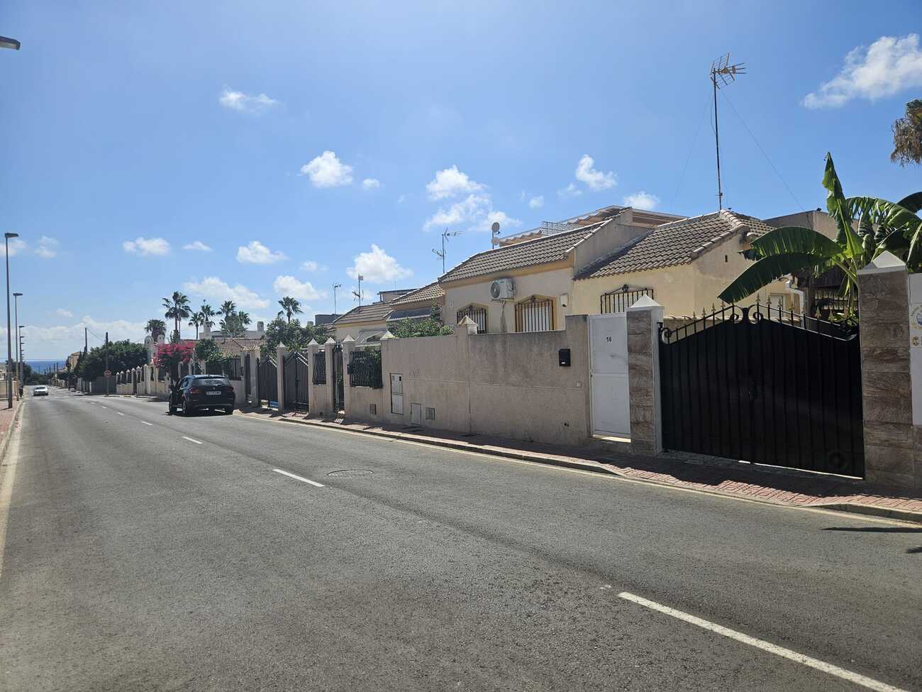 Villa a Torrevieja, Alicante, Spagna 3 camere da letto, 74 mq. N° 137893
