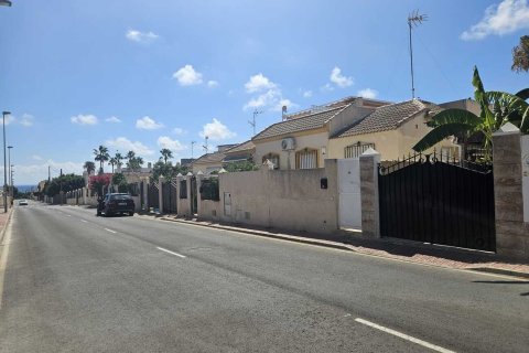 Villa for sale Torrevieja, Alicante, Spain 3 bedrooms, 74 sq.m. No. 137893 - photo 13