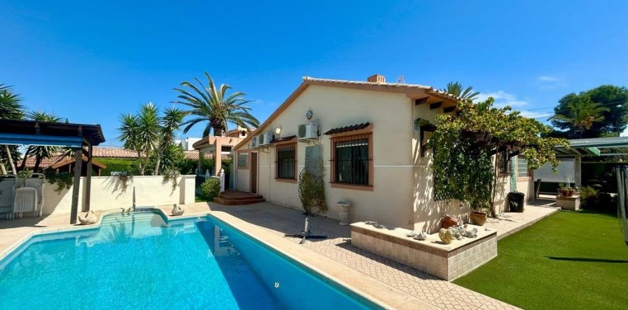 Villa Cabo Roig, Alicante, Spanien 3 Schlafzimmer, 141 m2 Nr. 137897