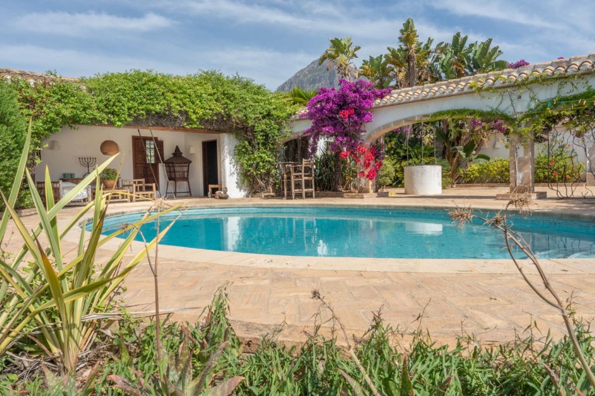 Вилла в Хавеа, Аликанте, Испания 6 спален, 460м2 №80702