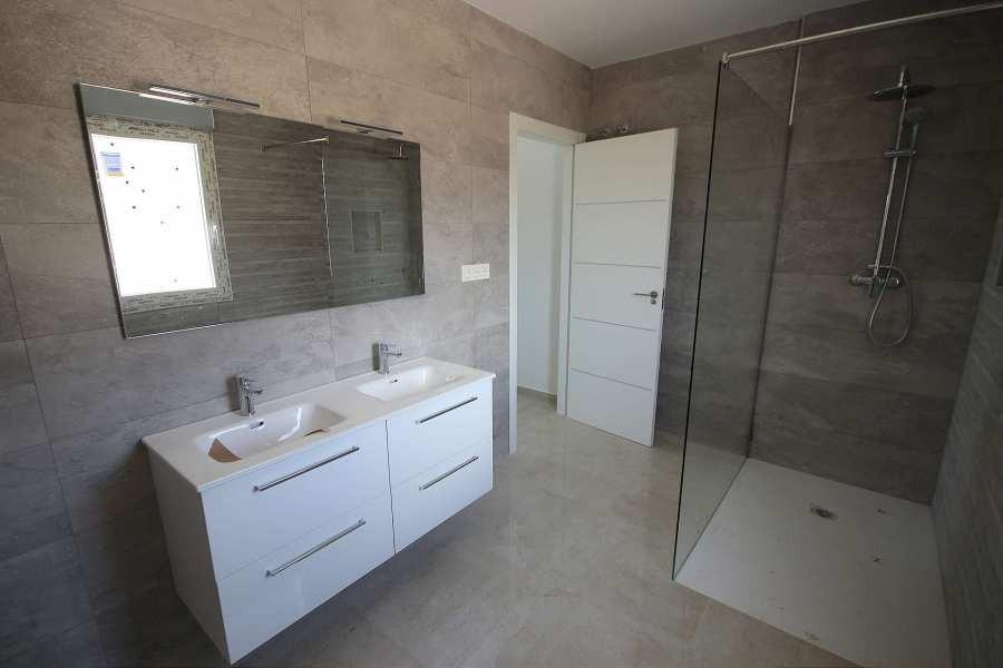 Villa a Pinoso, Alicante, Spagna 4 camere da letto, 220 mq. N° 151681