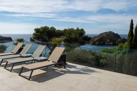 Villa till salu i Nova Santa Ponsa, Mallorca, Spanien 6 sovrum, 600 kvm. Nr. 155192 - foto 22