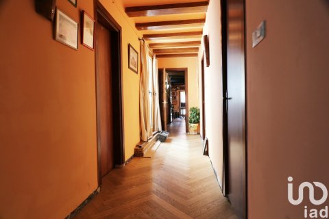 Lägenhet till salu i Barcelona, Spanien 4 sovrum, 158 kvm. Nr. 154254 - foto 15