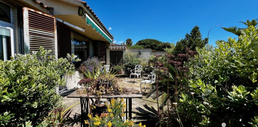 Māja Sant Andreu de Llavaneres, Barcelona, Spānijā 5 istabas, 354 m2 Nr. 154003