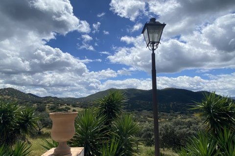 Земельный участок в Орначуэлос, Кордова, Испания 10000000м2 №154007