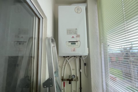 Apartment for sale in Ciudad Rodrigo, Salamanca, Spain 2 bedrooms, 69 sq.m. No. 184673 - photo 4