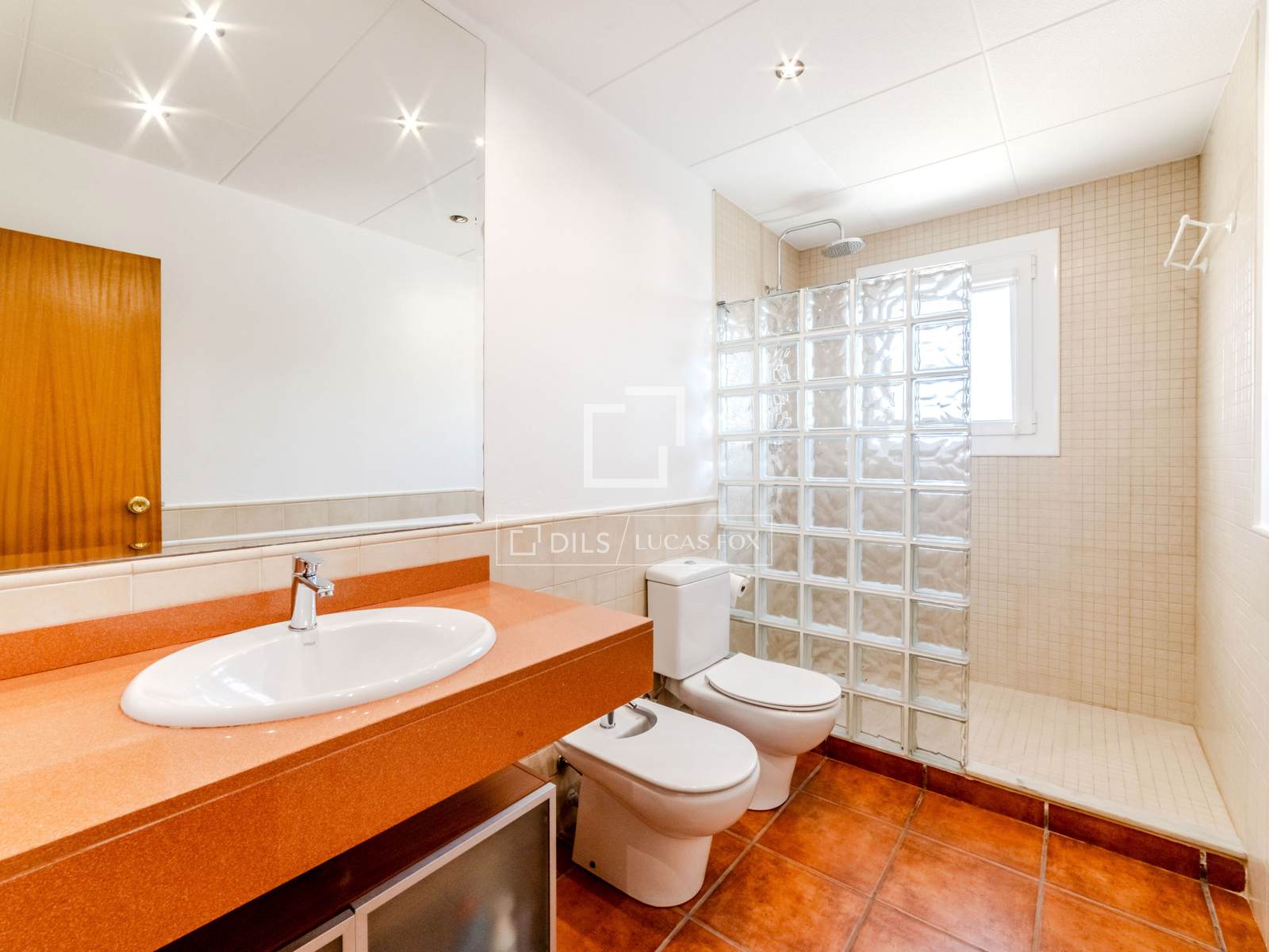 Villa à Sitges, Barcelona, Espagne 5 chambres, 191 m2 No. 160824