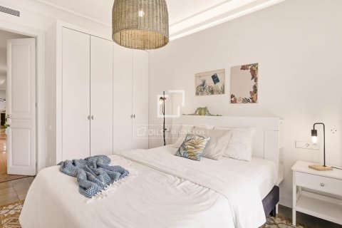 Apartment for sale in Barcelona, Spain 3 bedrooms, 134 sq.m. No. 160830 - photo 29