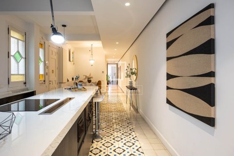 Apartment for sale in Barcelona, Spain 3 bedrooms, 134 sq.m. No. 160830 - photo 12
