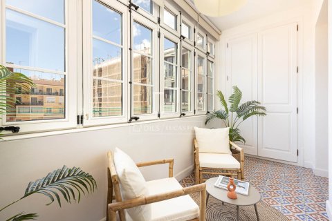Apartment for sale in Barcelona, Spain 3 bedrooms, 134 sq.m. No. 160830 - photo 26