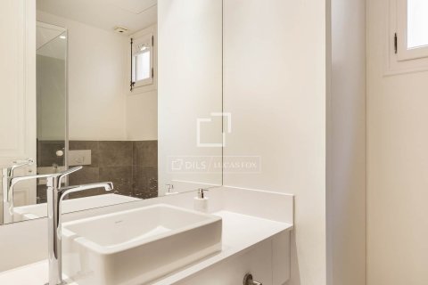 Apartament w Barcelona, Hiszpania 3 sypialnie, 134 mkw. nr 160830 – zdjęcie 17