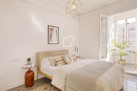Apartment for sale in Barcelona, Spain 3 bedrooms, 134 sq.m. No. 160830 - photo 22