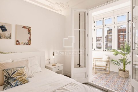 Apartment for sale in Barcelona, Spain 3 bedrooms, 134 sq.m. No. 160830 - photo 23