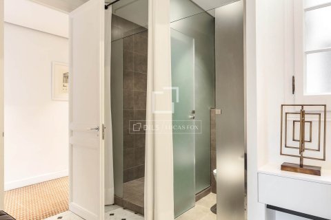 Apartament w Barcelona, Hiszpania 3 sypialnie, 134 mkw. nr 160830 – zdjęcie 27