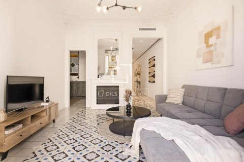Apartment for sale in Barcelona, Spain 3 bedrooms, 134 sq.m. No. 160830 - photo 6