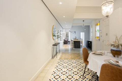 Apartment for sale in Barcelona, Spain 3 bedrooms, 134 sq.m. No. 160830 - photo 19