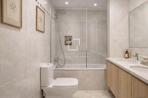 Apartment for sale in Barcelona, Spain 3 bedrooms, 107 sq.m. No. 160826 - photo 30