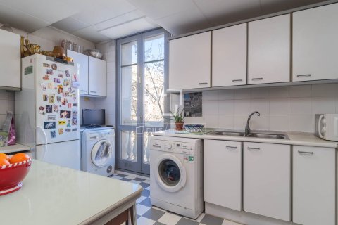 Apartament w Barcelona, Hiszpania 3 sypialnie, 107 mkw. nr 160826 – zdjęcie 18