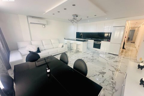 Huoneisto vuokrattavana Campoamor, Alicante, Espanja, 3 makuuhuonetta, 90 m2 No. 147573 - kuva 7