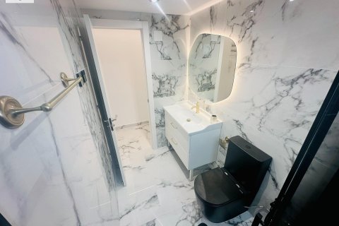 Huoneisto vuokrattavana Campoamor, Alicante, Espanja, 3 makuuhuonetta, 90 m2 No. 147573 - kuva 2