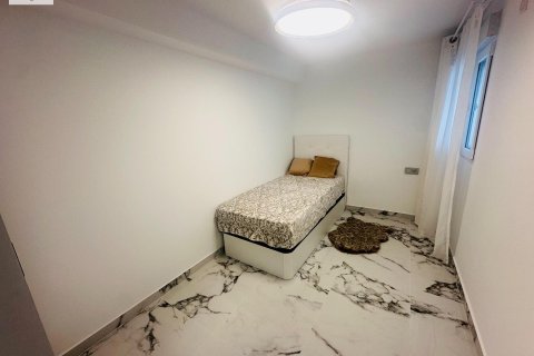 Huoneisto vuokrattavana Campoamor, Alicante, Espanja, 3 makuuhuonetta, 90 m2 No. 147573 - kuva 14