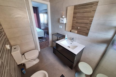 Huoneisto vuokrattavana Torrevieja, Alicante, Espanja , 89 m2 No. 147574 - kuva 7