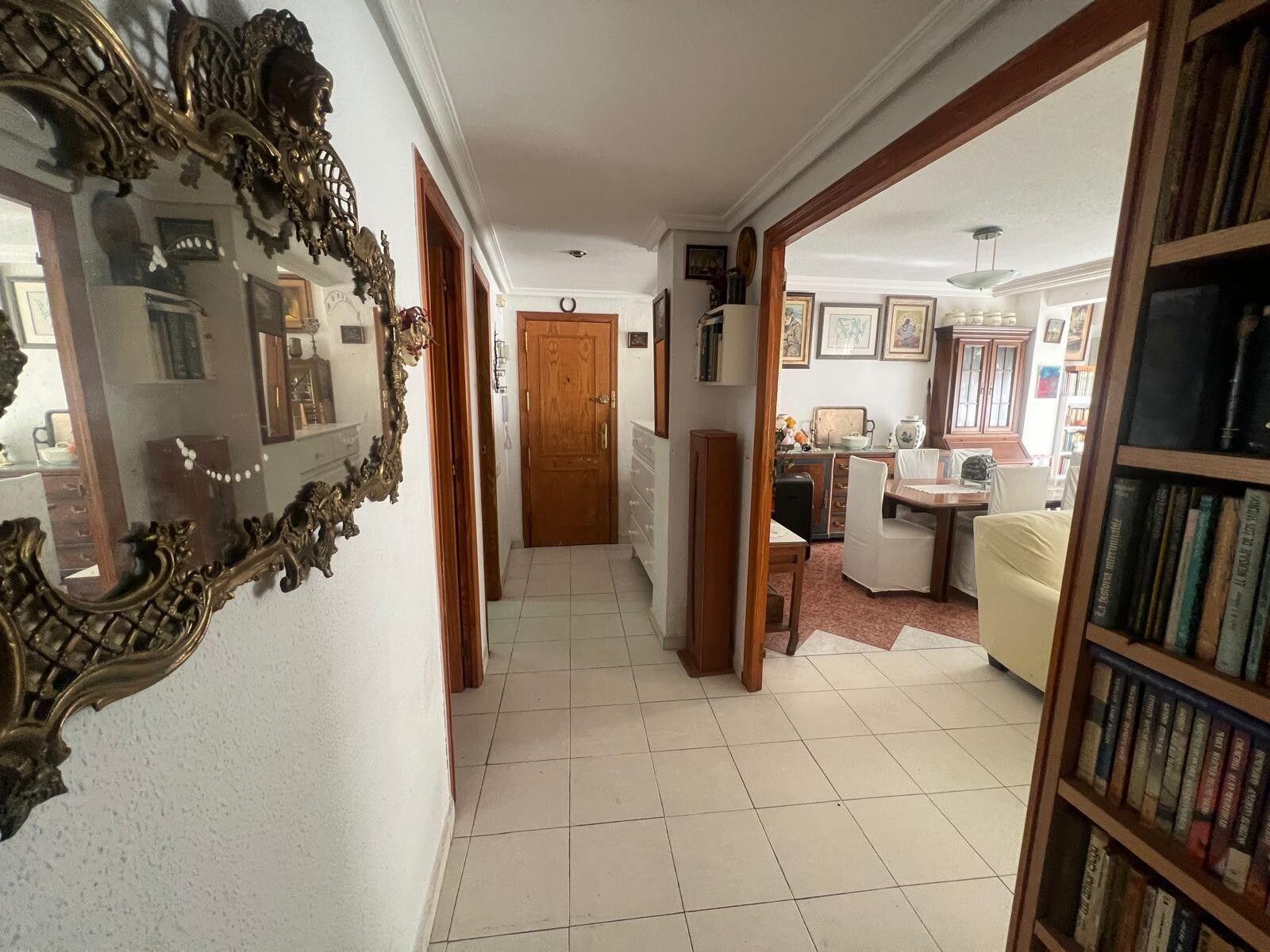 Apartment in Torrevieja, Alicante, Spain 3 bedrooms, 100 sq.m. No. 186857