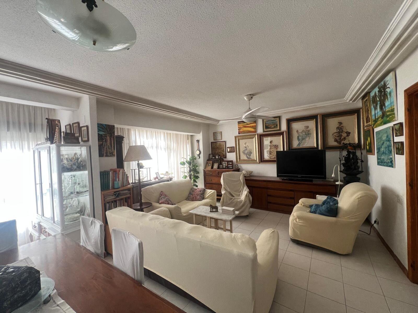 Apartment in Torrevieja, Alicante, Spain 3 bedrooms, 100 sq.m. No. 186857