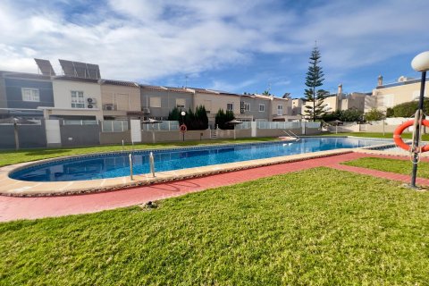 Bungalow till salu i Torrevieja, Alicante, Spanien 4 sovrum, 70 kvm. Nr. 149463 - foto 14