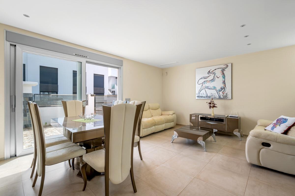 Villa a Ciudad Quesada, Alicante, Spagna 3 camere da letto, 114 mq. N° 149079