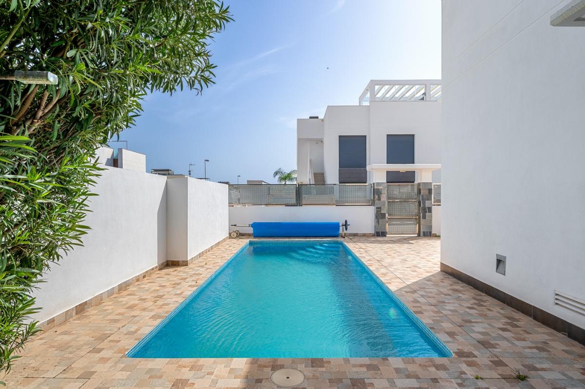 Villa a Ciudad Quesada, Alicante, Spagna 3 camere da letto, 114 mq. N° 149079