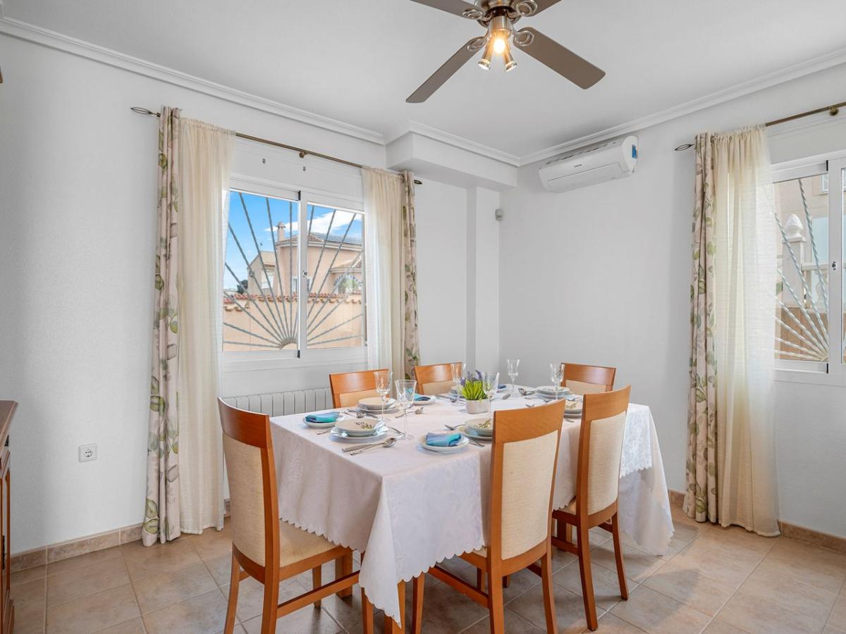 Villa Rojales, Alicante, Spānijā 3 istabas, 215 m2 Nr. 149080