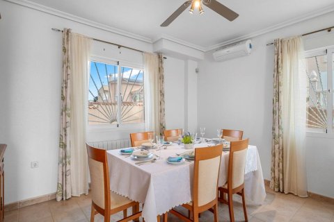 Huvila myytävänä Rojales, Alicante, Espanja, 3 makuuhuonetta, 215 m2 No. 149080 - kuva 19