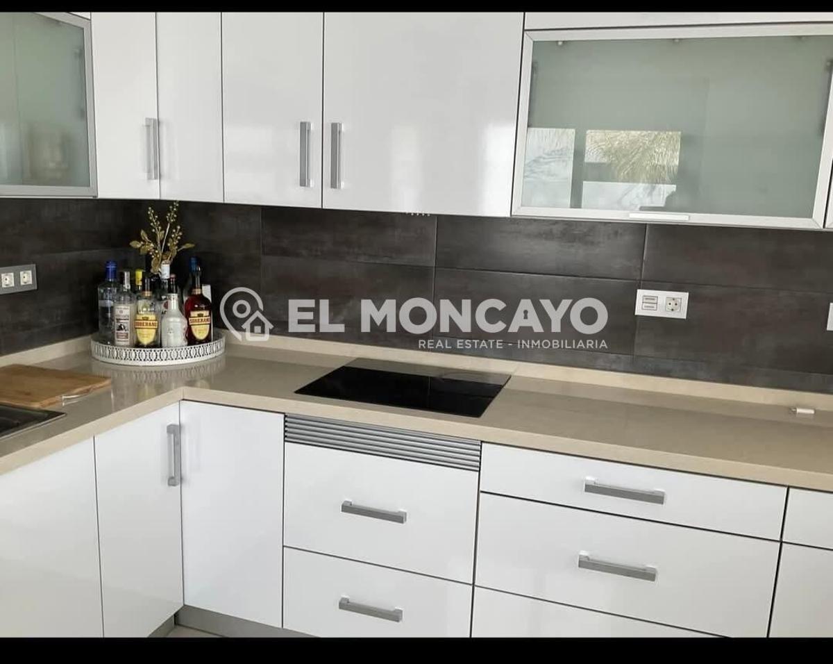 Villa a San Fulgencio, Alicante, Spagna 3 camere da letto, 266 mq. N° 149077