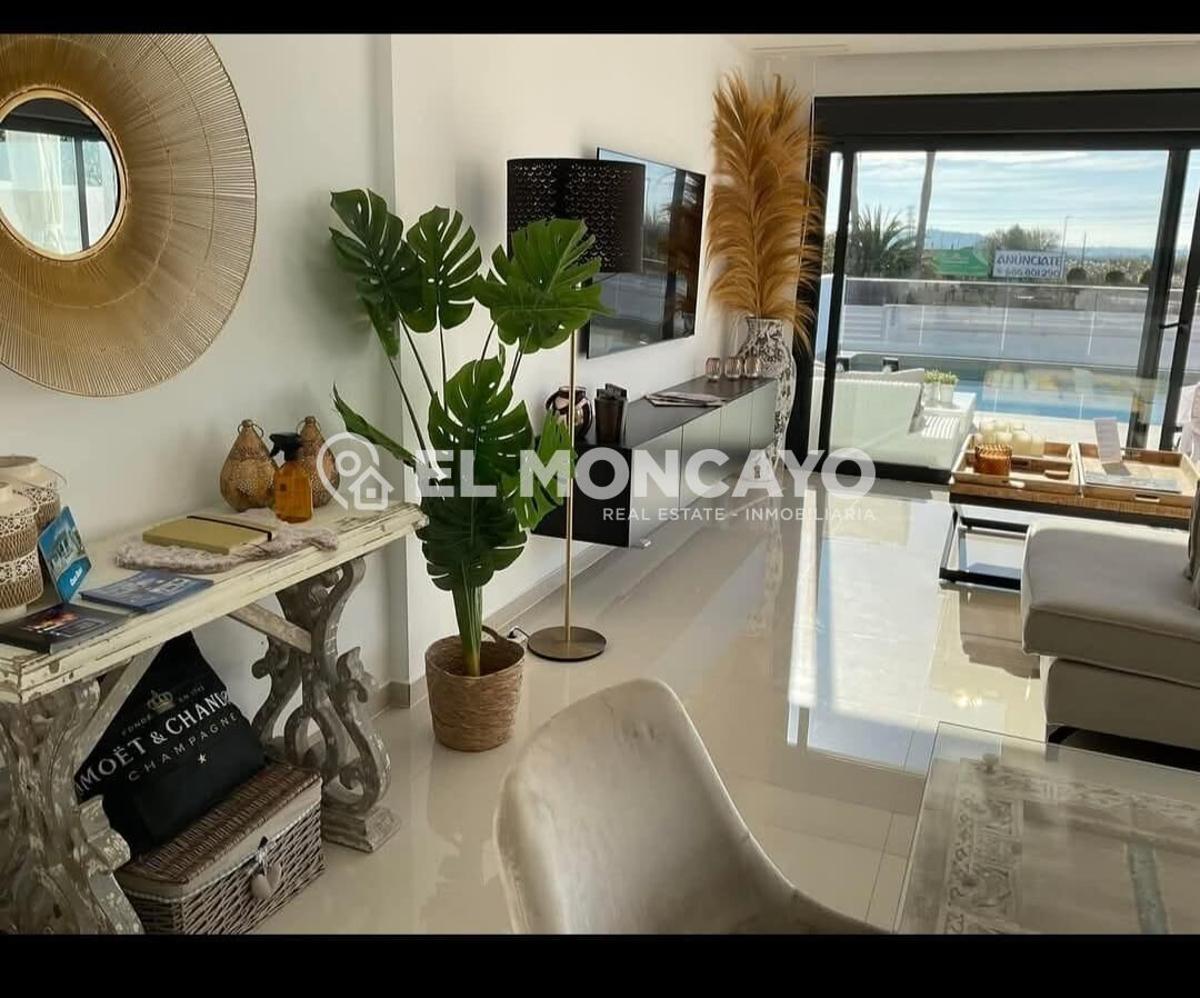 Villa a San Fulgencio, Alicante, Spagna 3 camere da letto, 266 mq. N° 149077